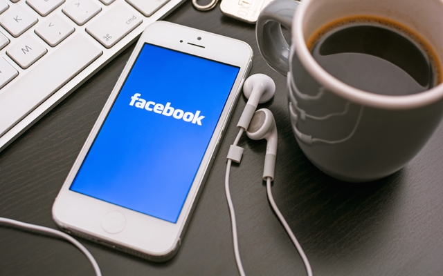 iPhoneでFacebookアプリが開けない時の対処方法